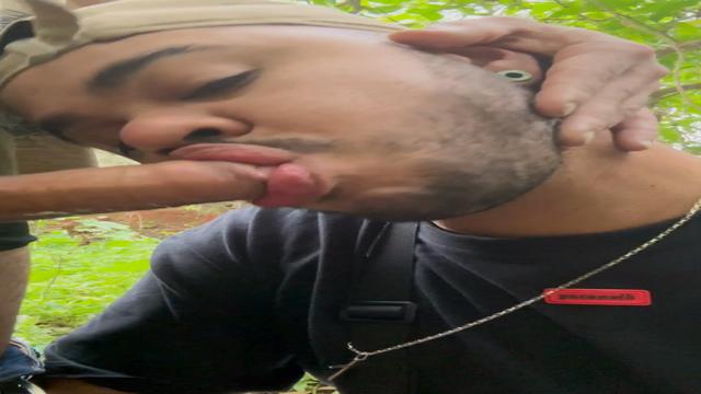Putao roludo me dando leite nos mato 