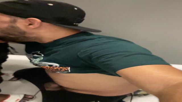 BANHEIRÃO - PEGOU FOGO COM MUITOS MACHOS -VIDEO -4