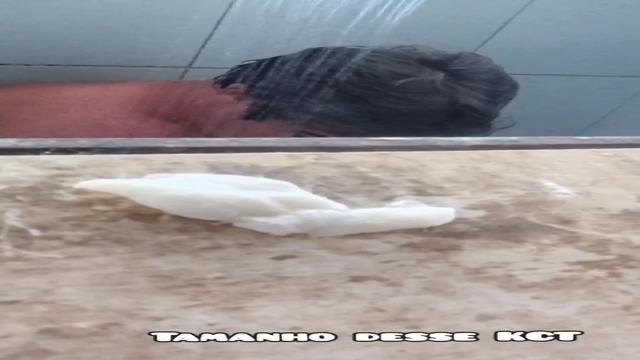 Caminhoneiro punhetando no banho (sem gozada)