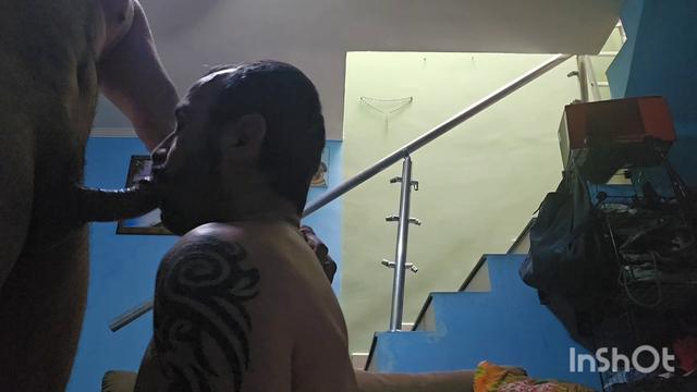 Chupando e dando.para o vizinho.