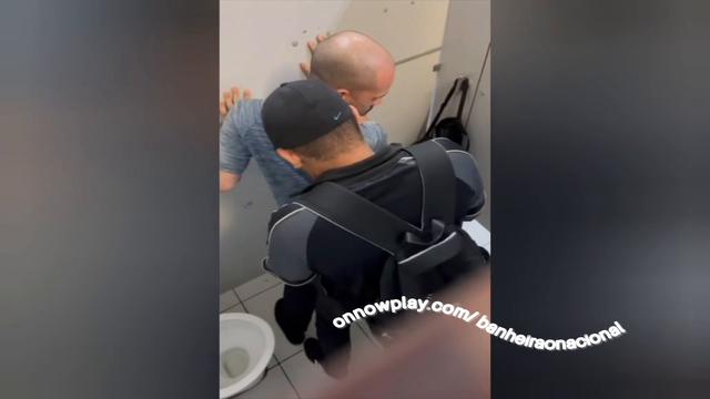 Tesão é no banheirão 