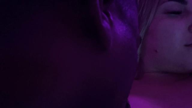 Titio safado, na madruga foi até o meu quarto, me fo...