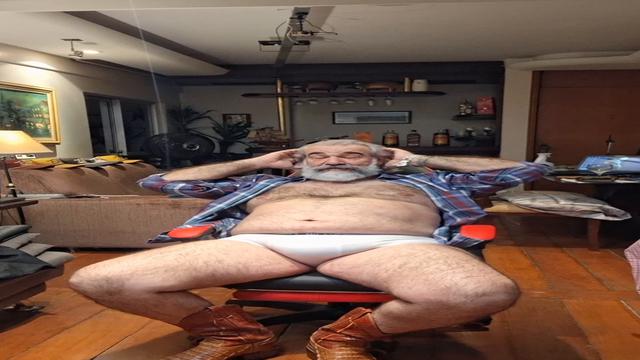 CHEGUEI EM CASA TODO ANIMADÃO KKKK