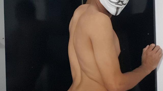 Chupando o cu do mascarado 