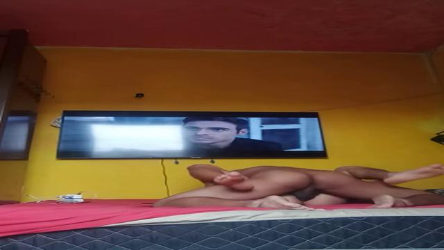 Novinho veio perder a virgindade