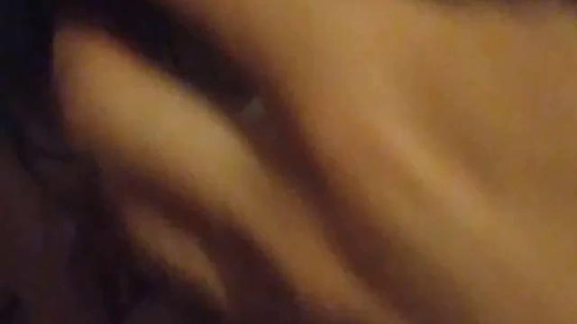 Chupando o marido e o amigo
