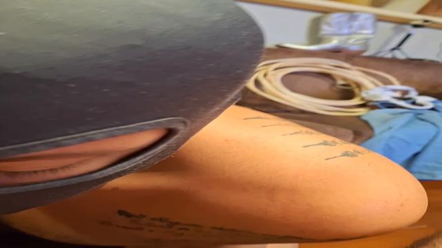 COWBOY CAVALÃO MACHÃO RAIZ VIRIL TODO SUADAO EMPRENH...