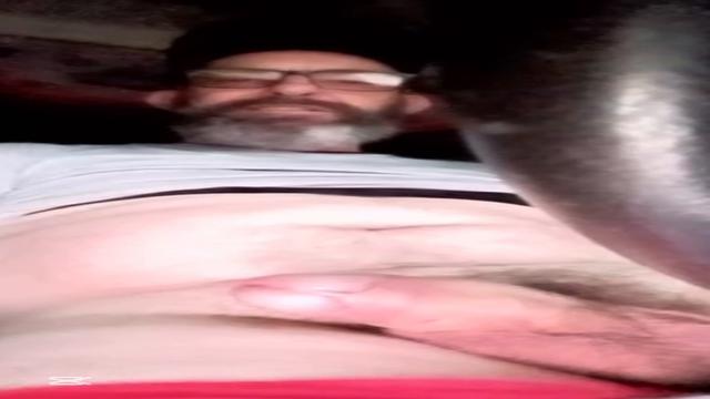 Maduro 55 anos caminhoneiro gozando dentro do caminhão inédito primeira vez dele aqui 