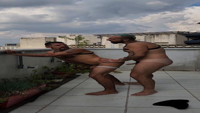 Safado leitador fetichista 