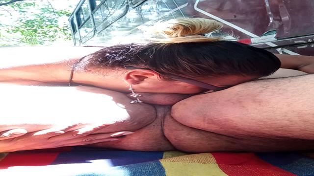 Chupando super gordinho 