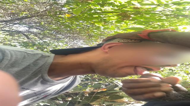 Pescador coroa negão veio atrás de gozar na matinha 