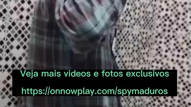 Macho fumando - completo