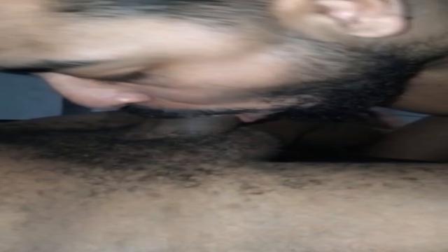 Comendo gostoso e sem dó o rabasso do puto macho