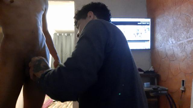 MAIS UM NOVINHO CURIOSO PAUZUDO