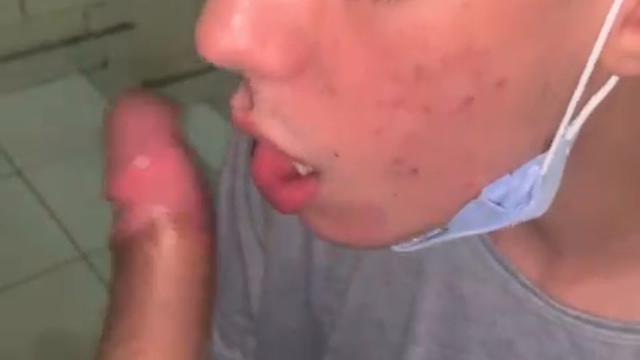 Na escadria do prédio PARTE 1