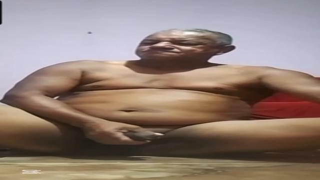 Esse tem oficina em casa e sempre dá um jeito de goz...