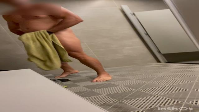 Denovo esse gostoso pauzudo se exibindo pra mim 