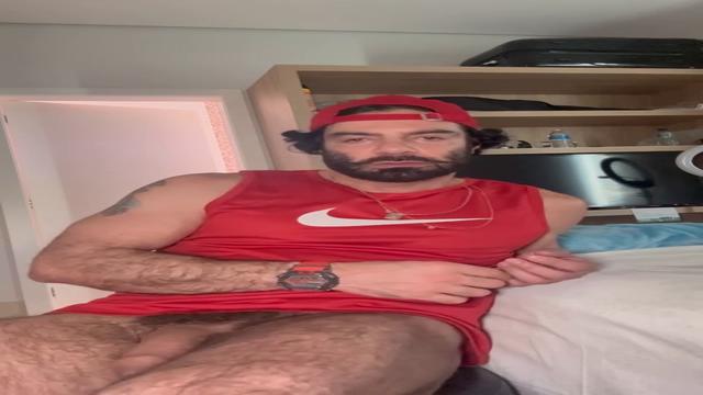 Deita um pokin aki comigo?