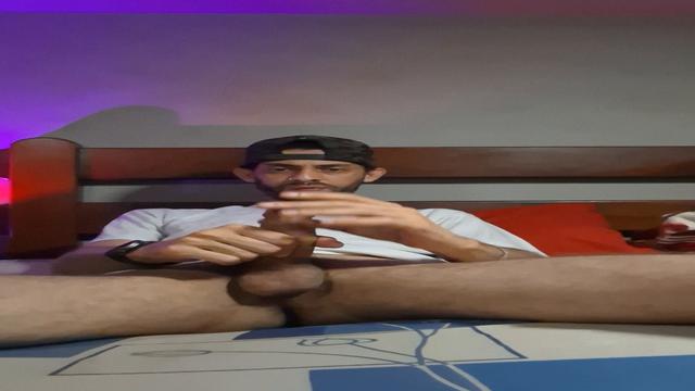 Passei a baba do meu pau no meu cuzão 