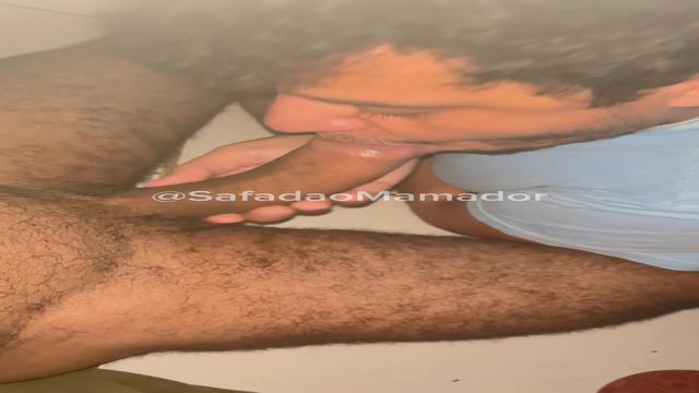 Mecânico Pauzudão me deu leite depois do trabalho 