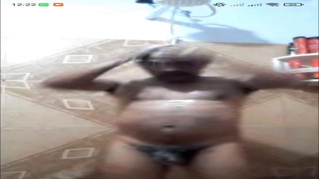 Coroa dando uma mamada