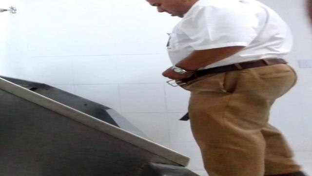 PISSING #402