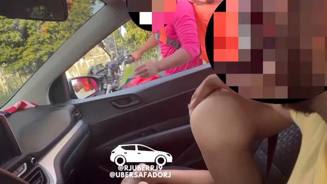 Encontrei os dois no trânsito 