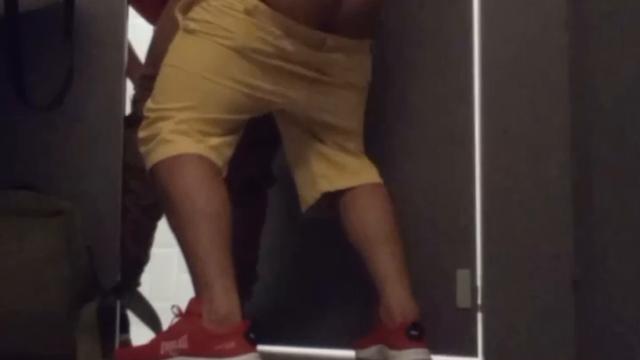 Fã do ursinho no wc V157
