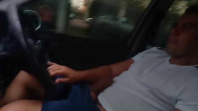 GOZEI PARADO NO CEMAFORO