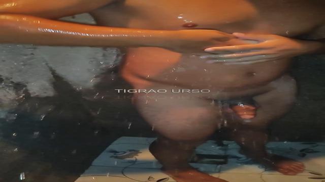 Estava eu pela estação de trem de manguinhos caçando...