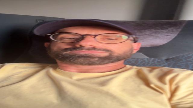 Vídeo 23 de 24 - exibindo o pau no onibus