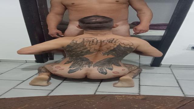 Macho casado comedor de BC, já é freguês fixo do pau...