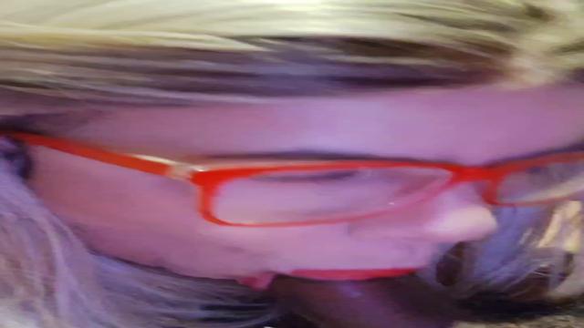 Pretinho tratou a putinha como putinha 