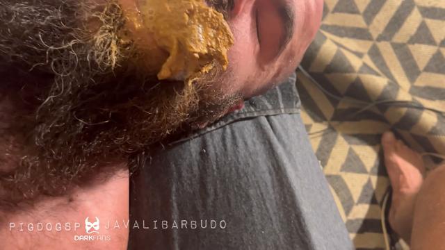 Comendo merda um do outro