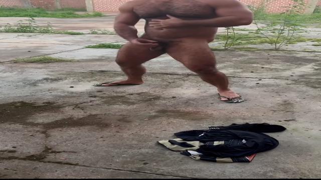 punheta e gozada em fábrica abandonada
