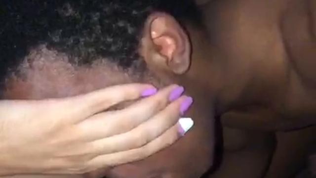 Mamando a poc dotada