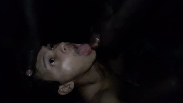 Nigeriano me deu leite na cabine 