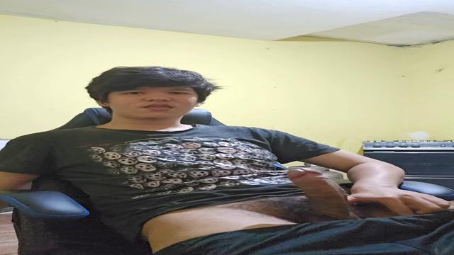 Batendo uma até jorrar todo o leite