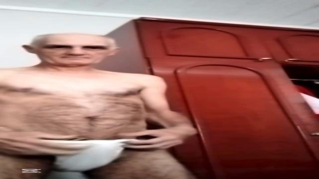 Coroa magrinho peludo quase 70 anos não sai leite ma...