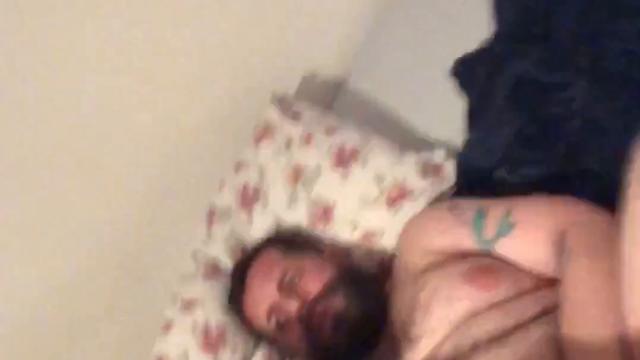 O safado não aguentou dar de frango e gozou a barrig...