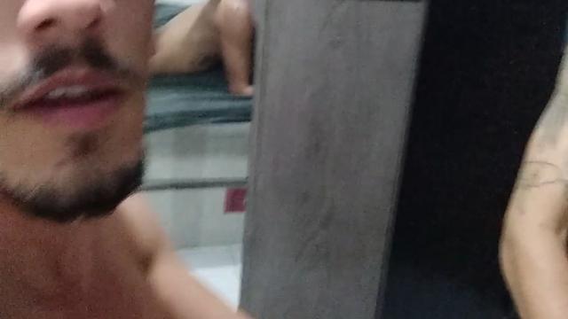 Cafuçu mamando e levando vara.