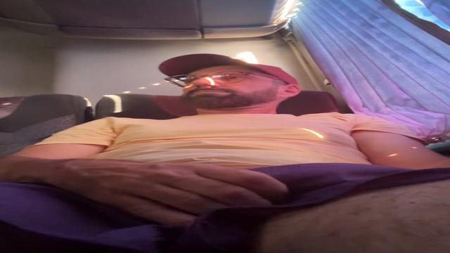 Vídeo 20 de 24 - exibindo o pau no onibus