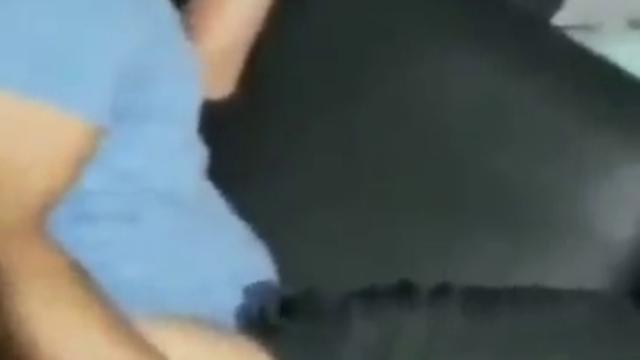 Tomando de ladin caladinho, pro outro ao lado não ac...