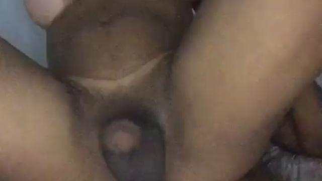 Gozando gostoso sentando no pelo 