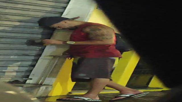 Brazilian Straight men pissing at street
