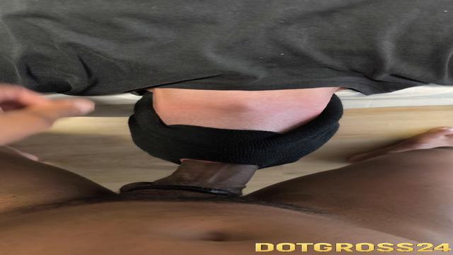 Dando de mamar pra minha putinha ??