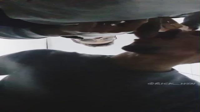 Do mictório pra dentro da cabine