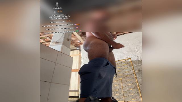 Atacando um vovô pauzudo na rua e curtindo muito o p...