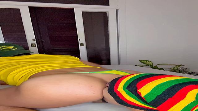 Thales Botelho fode e leita putinha em forma de repú...
