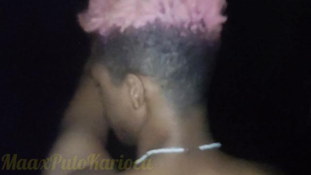 Peguei um carinha na boate , levei pra cabine, fudem...